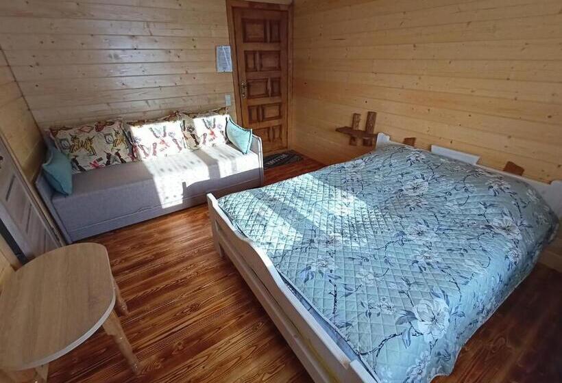 منزل 4 غرف نوم, Girskyi Kutochok