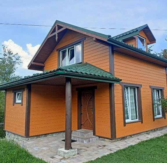 منزل غرفتين نوم, Girskyi Kutochok