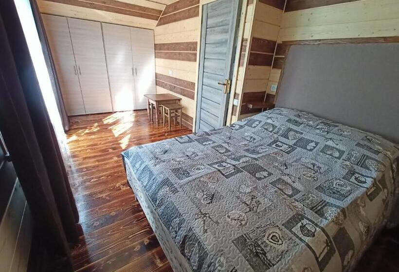 منزل غرفتين نوم, Girskyi Kutochok