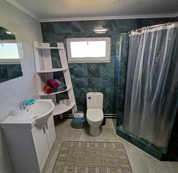 منزل غرفتين نوم, Girskyi Kutochok