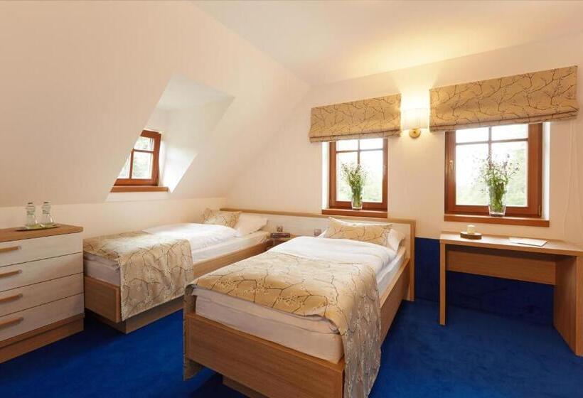 家庭套房, Penzion Na Kraji Lesa