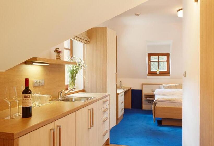 家庭套房, Penzion Na Kraji Lesa