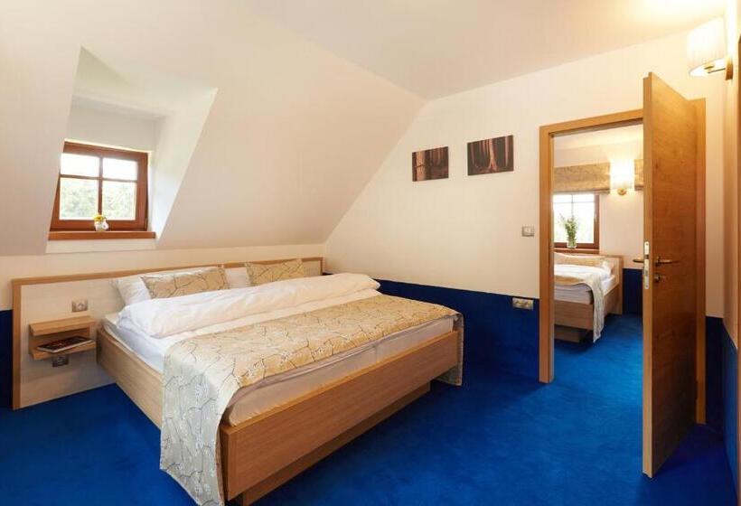 家庭套房, Penzion Na Kraji Lesa