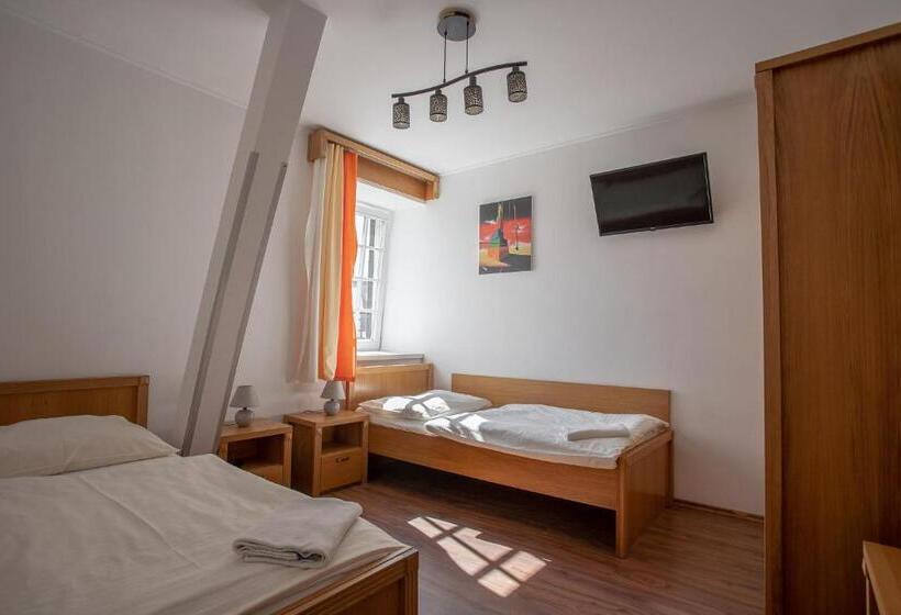 غرفة قياسية رباعية, Penzion Statek Bernard