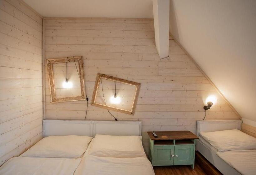 غرفة كومفورت ثلاثية, Penzion Statek Bernard