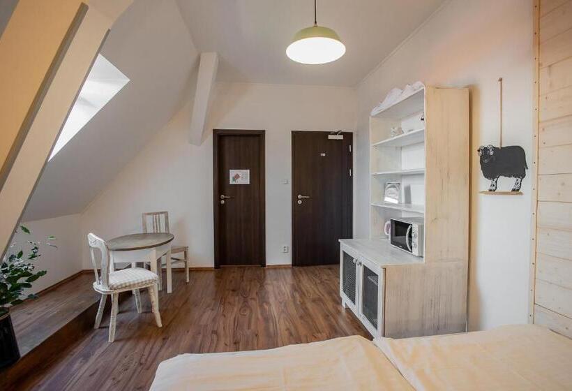 غرفة كومفورت ثلاثية, Penzion Statek Bernard