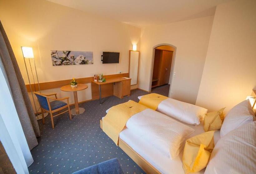 Номер Стандарт с Балконом, Gasthof Mauthner Zum Kirchenwirt