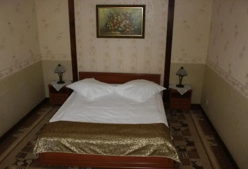 コンフォートルーム, Nashe Misto Guest House