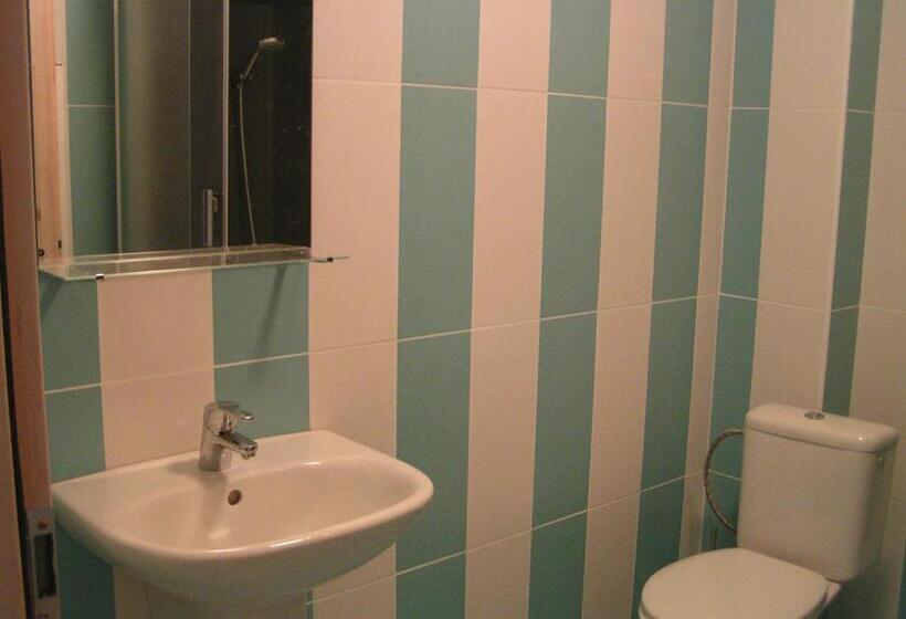 סוויטת ג'וניור, Kaštieľ Biela Dáma A čierny Rytier