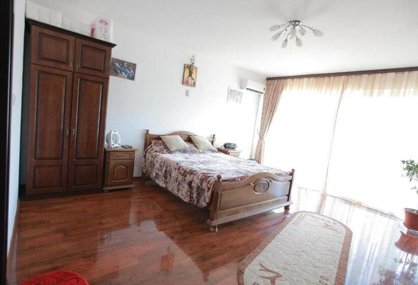 Дом 1 Спальня, Casa Lucian