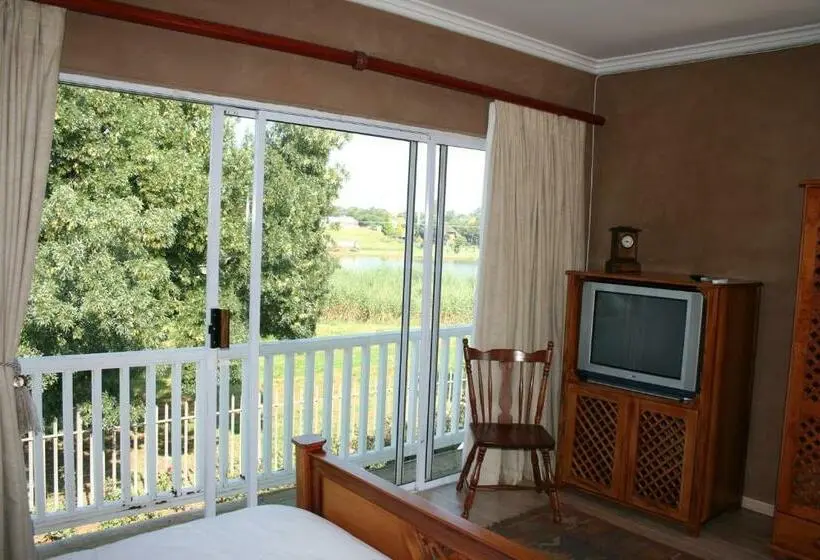 スイート, Indigo Moon Guesthouse