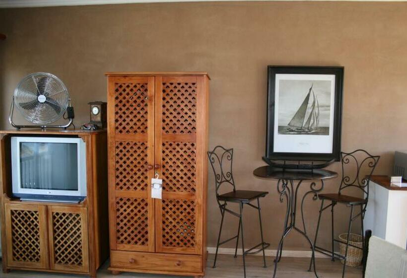 جناح, Indigo Moon Guesthouse