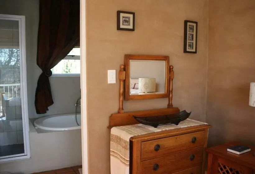 スイート, Indigo Moon Guesthouse