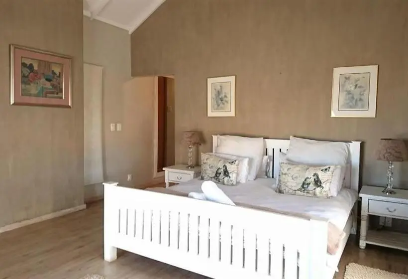 キングサイズベッドのデラックススイート, Indigo Moon Guesthouse