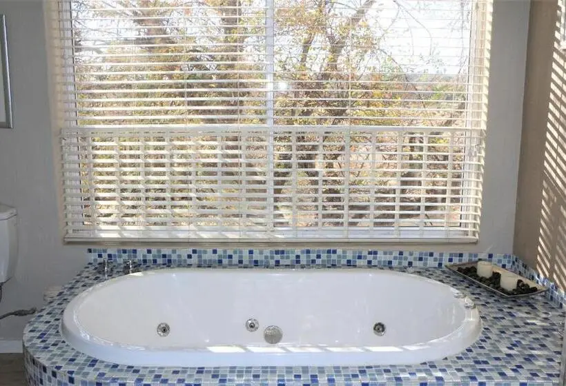 キングサイズベッドのデラックススイート, Indigo Moon Guesthouse