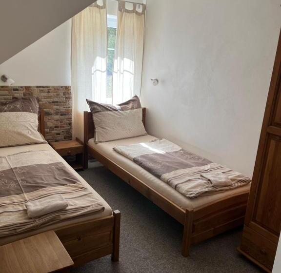 Семейный Номер, Na Planýrce