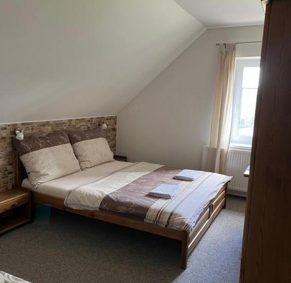 Четырехместный Номер Стандарт, Na Planýrce