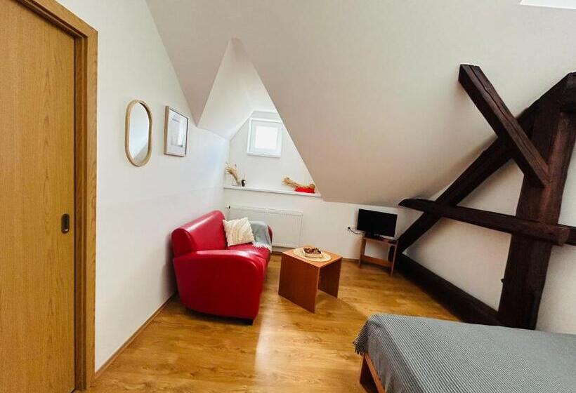 스탠다드 트리플 룸, Penzion Podzámčí