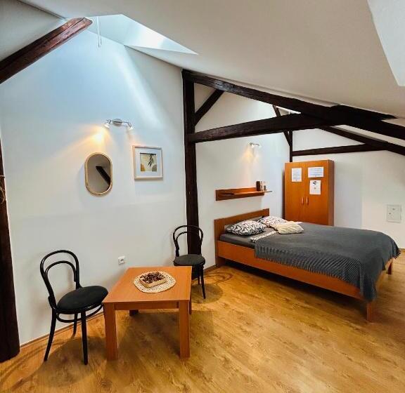 スタンダード４人部屋, Penzion Podzámčí
