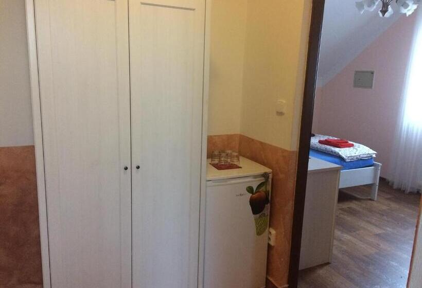 חדר סטנדרט לארבעה, Penzion Pulčínské Skály