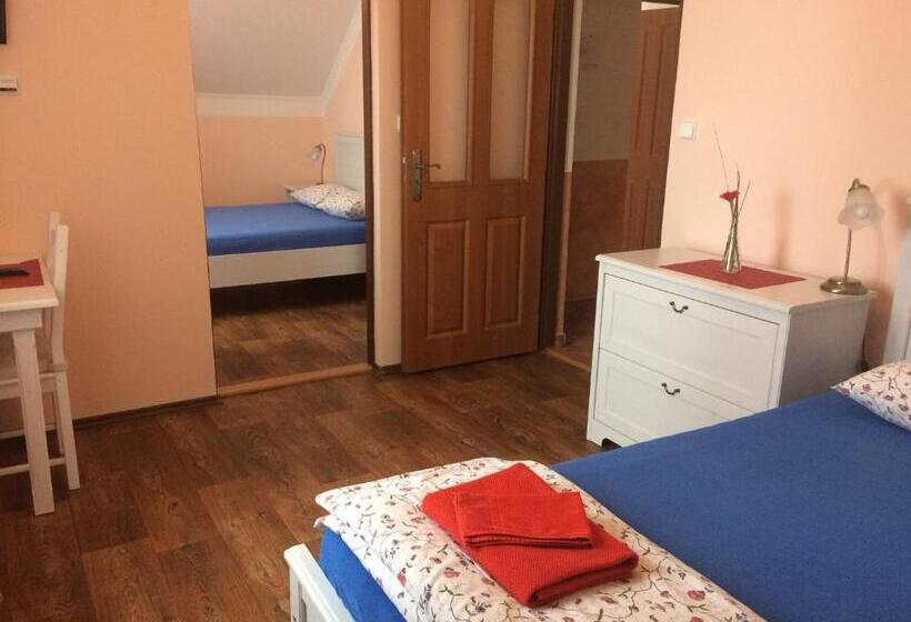 חדר סטנדרט לארבעה, Penzion Pulčínské Skály