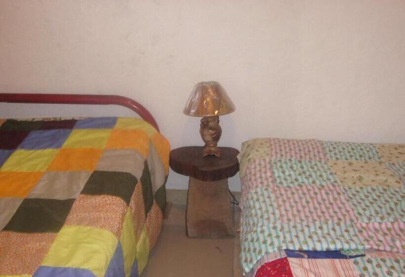 غرفة قياسية ثلاثية, Hostal Familiar El ángel Panamá B&b