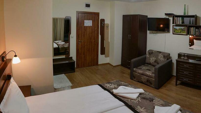 Номер Стандарт с Балконом, Family Hotel Balkanci