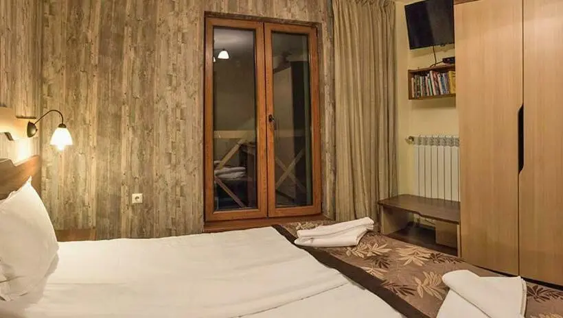 スタンダードスタジオ, Family Hotel Balkanci