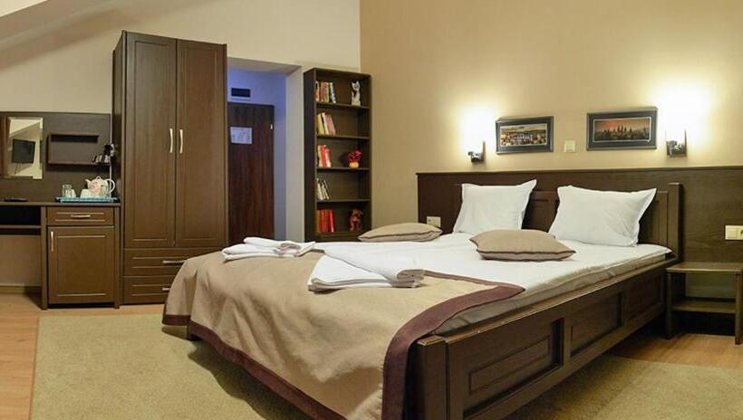 إستديو قياسى مزود بشرفة, Family Hotel Balkanci