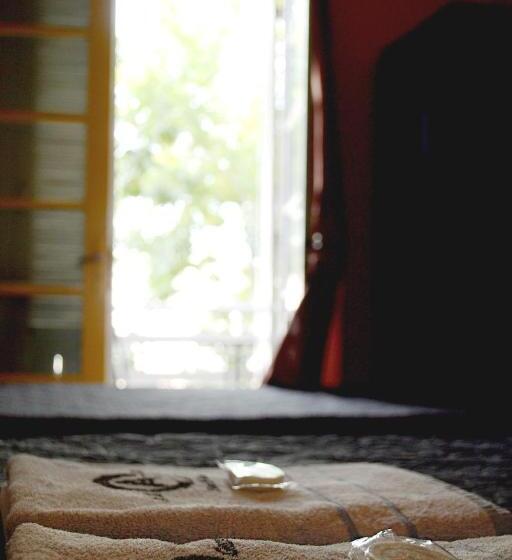 חדר סטנדרט, A Mi Gente