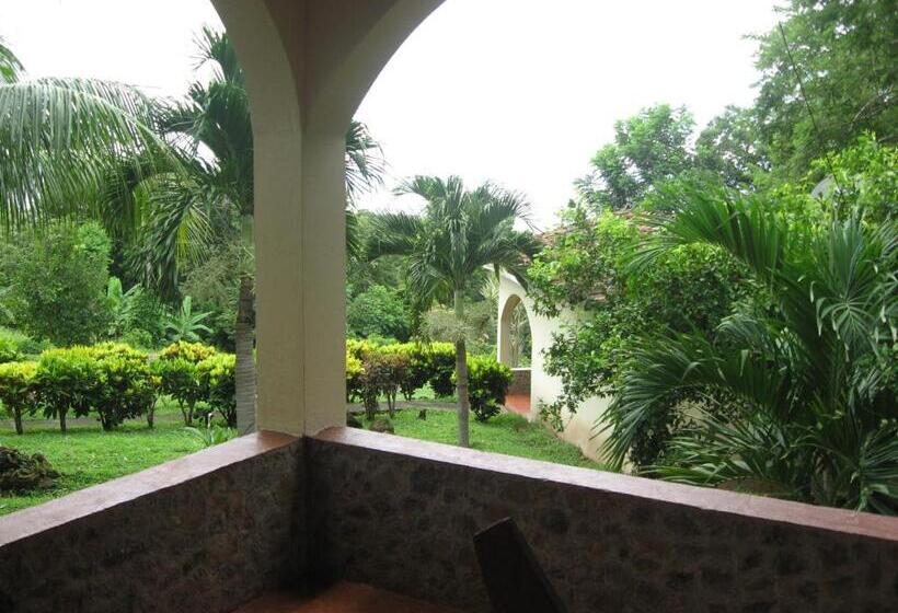 발코니 디럭스 룸, La Omaja