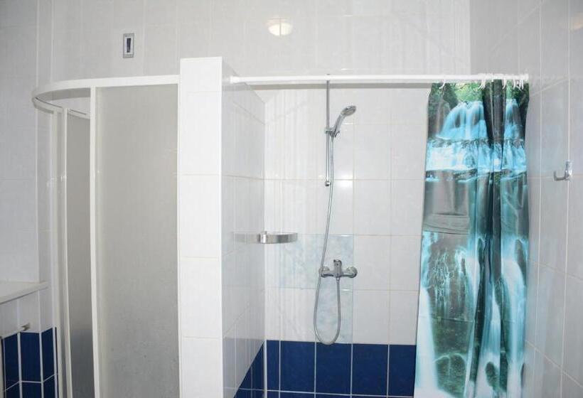 غرفة إقتصادية, Sluch