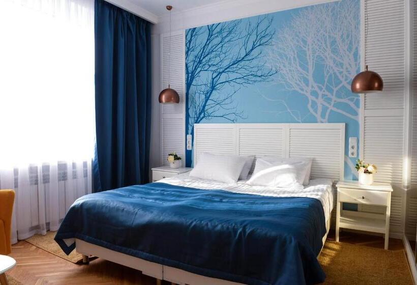 جناح ديلوكس, Sluch