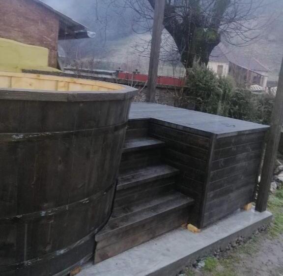 غرفة قياسية رباعية حمام مشترك, Casa De Vacanta Silvia Varmaga