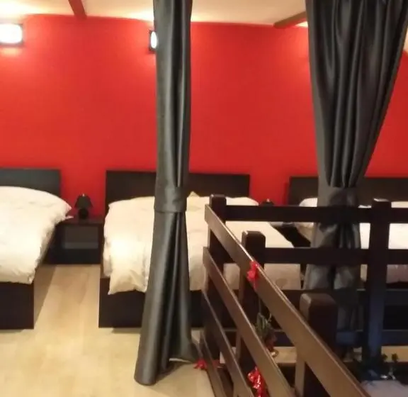 スタンダードスタジオ, Casa De Vacanta Silvia Varmaga