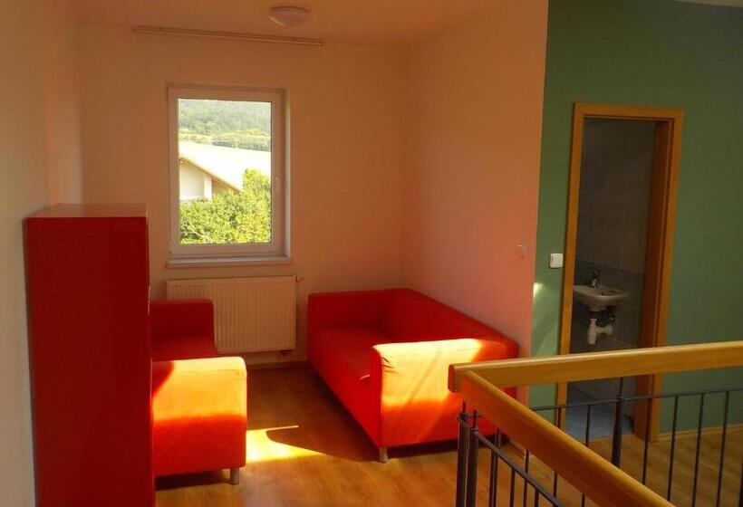 3间卧室的房子, Guest House Beroun