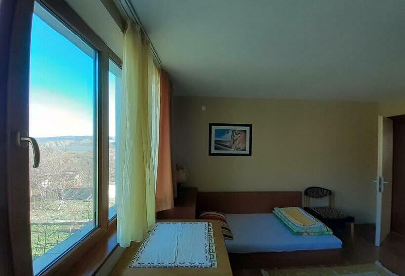 スタンダードトリプルルーム, Mihaela Lake Retreat