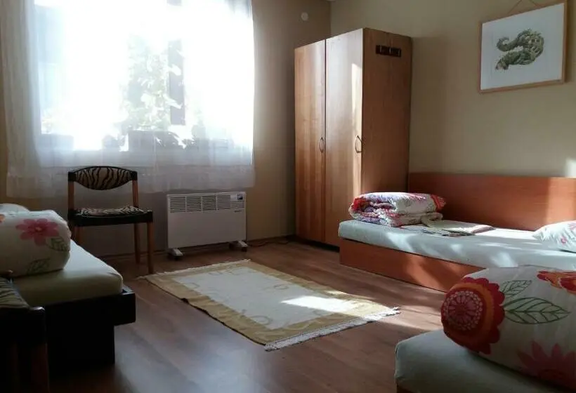 庭の見えるスタンダードトリプルルーム, Mihaela Lake Retreat