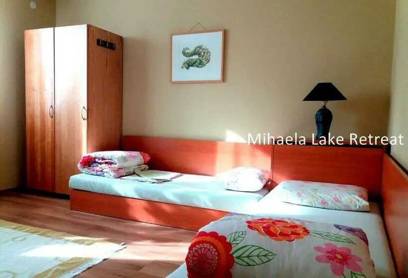 庭の見えるスタンダードトリプルルーム, Mihaela Lake Retreat