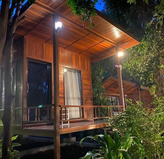 キングサイズベッドのスタンダードルーム, Romyen House