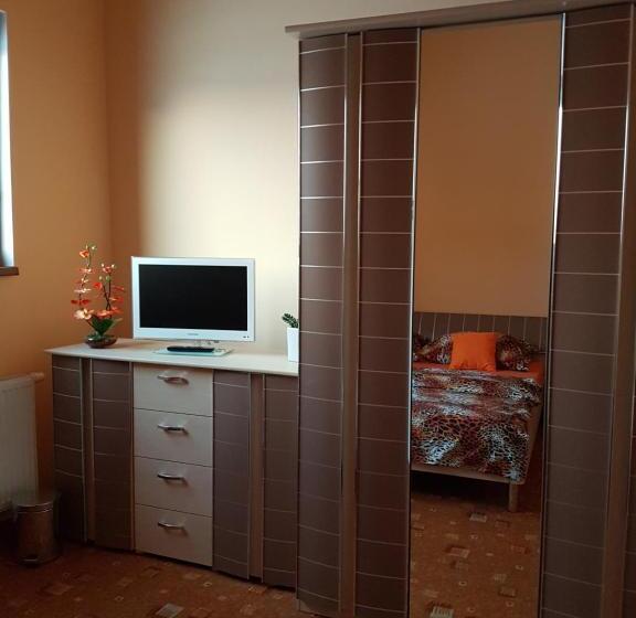 غرفة قياسية ثلاثية, Pension Sunset Mezirolí