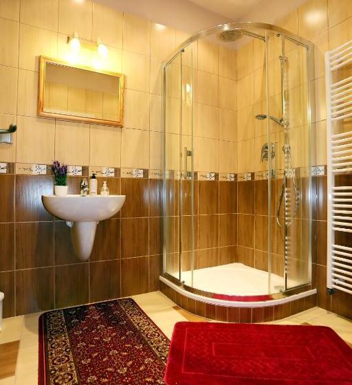 غرفة قياسية ثلاثية, Pension Sunset Mezirolí