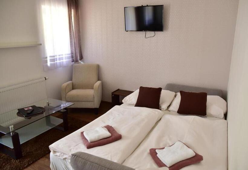 Perhehuone, Pension U Krbu