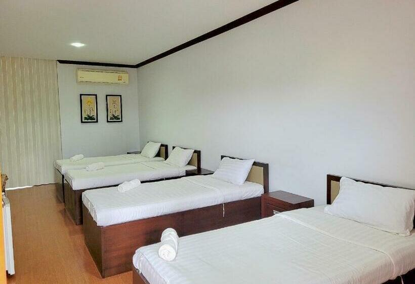 חדר סטנדרט לארבעה, Tara Spa Ratchaburi