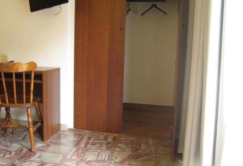 Номер Стандарт Трехместный, Albergo Carpino