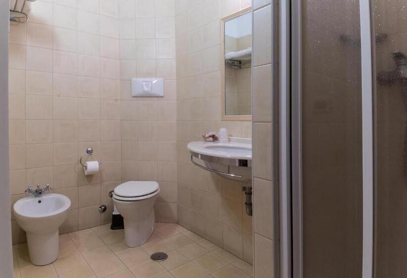 Номер Стандарт Трехместный, Albergo Carpino