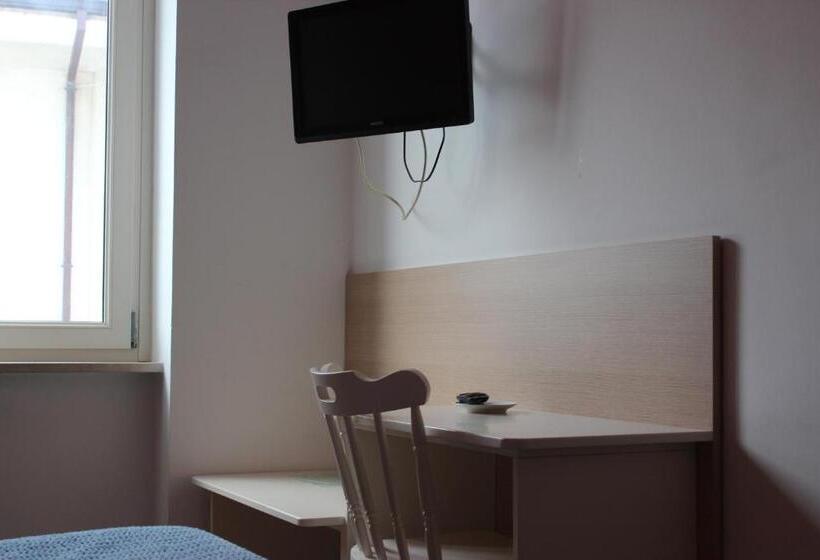 标准单人间, Albergo Carpino