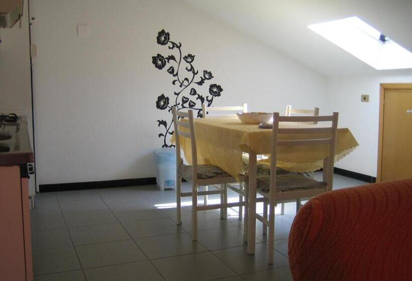 带2个卧室的公寓, Albergo Carpino