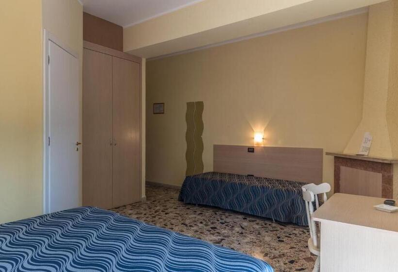 Номер Стандарт Трехместный, Albergo Carpino