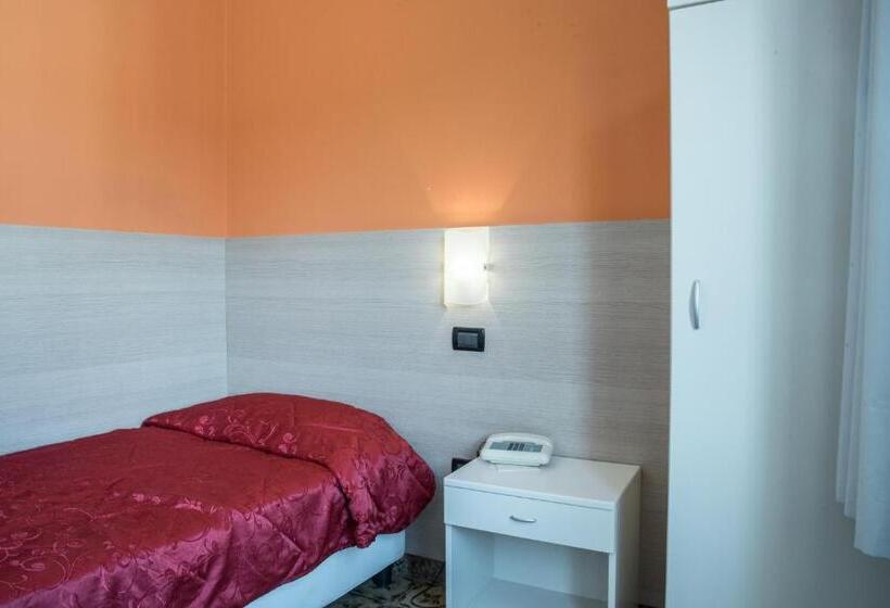 标准单人间, Albergo Carpino